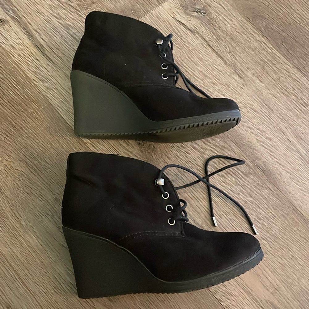 Merona Black Lace-Up Wedge Booties Size 6